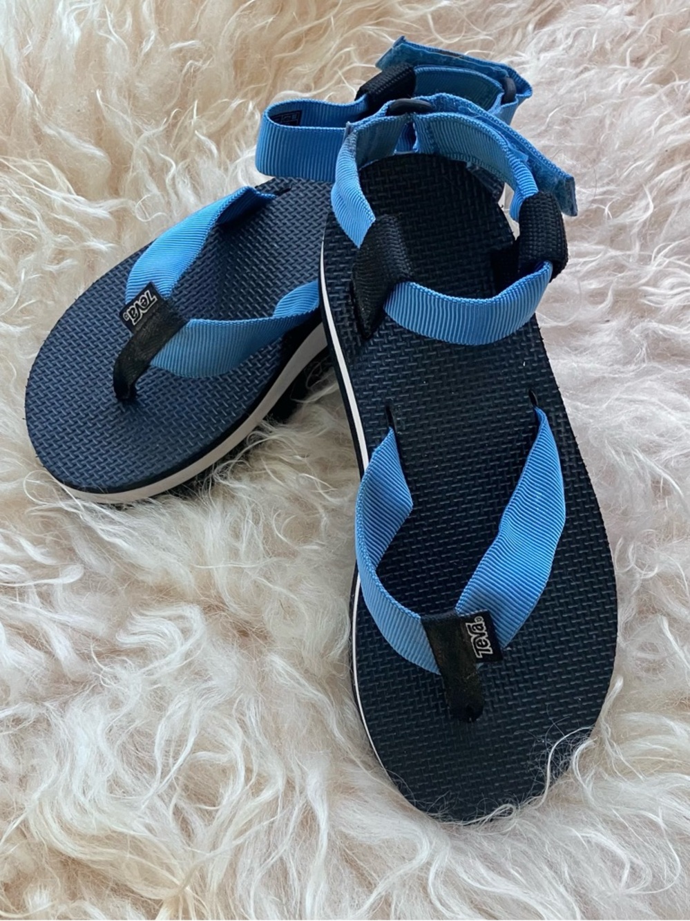 Teva Flatform Universal in Blue/ Black Sz 6 - Picture 2 of 10